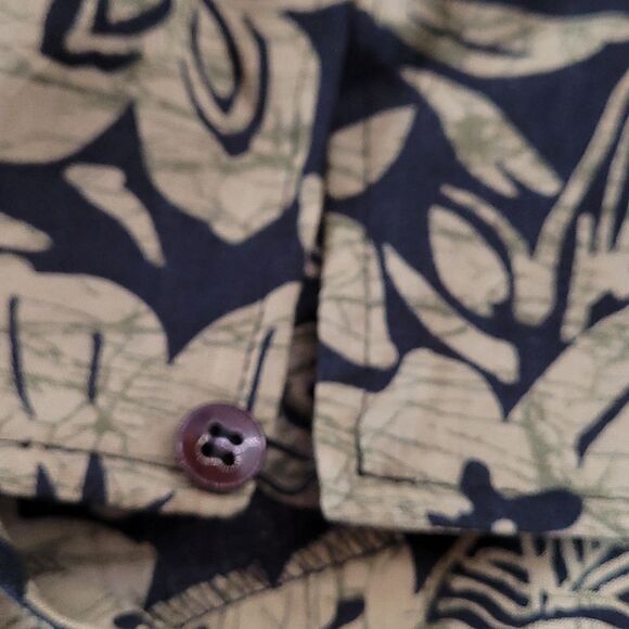 Binder Sportswear black and green floral pull over top - Picture 4 of 5